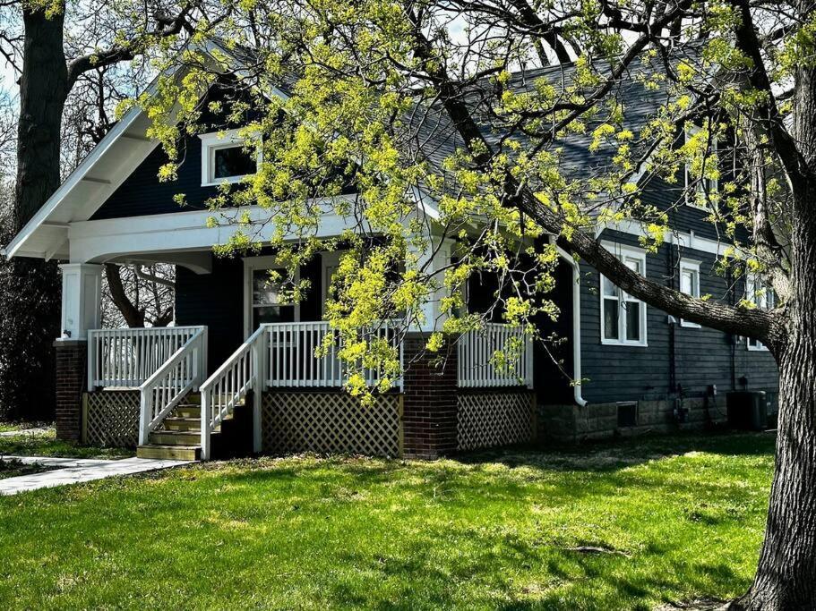 Mrs. Hughes Cottage - 2 Bedroom House W/ Parking Hamilton Exterior foto